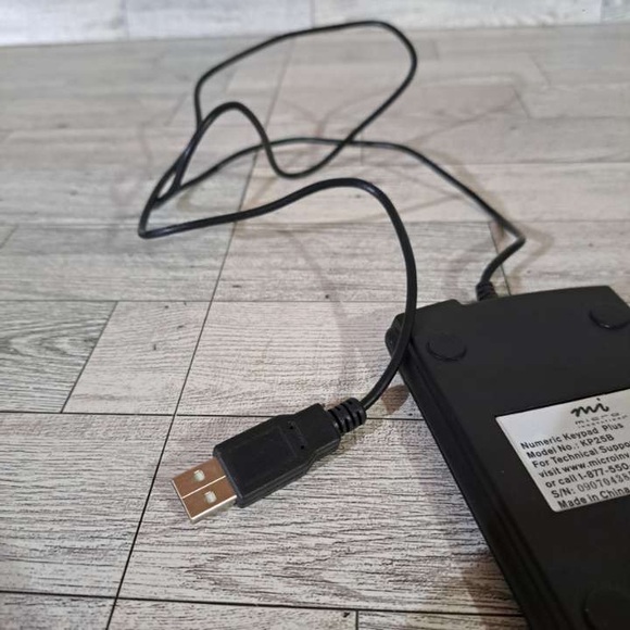Micro Innovations KP25B Numeric Plus Keypad USB Black - Picture 6 of 6